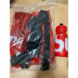 Supremeのフリマアイテム一覧