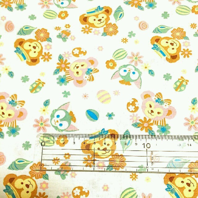 ダッフィー・シェリーメイ・ジェラトーニ柄生地・幅143×50㎝単位