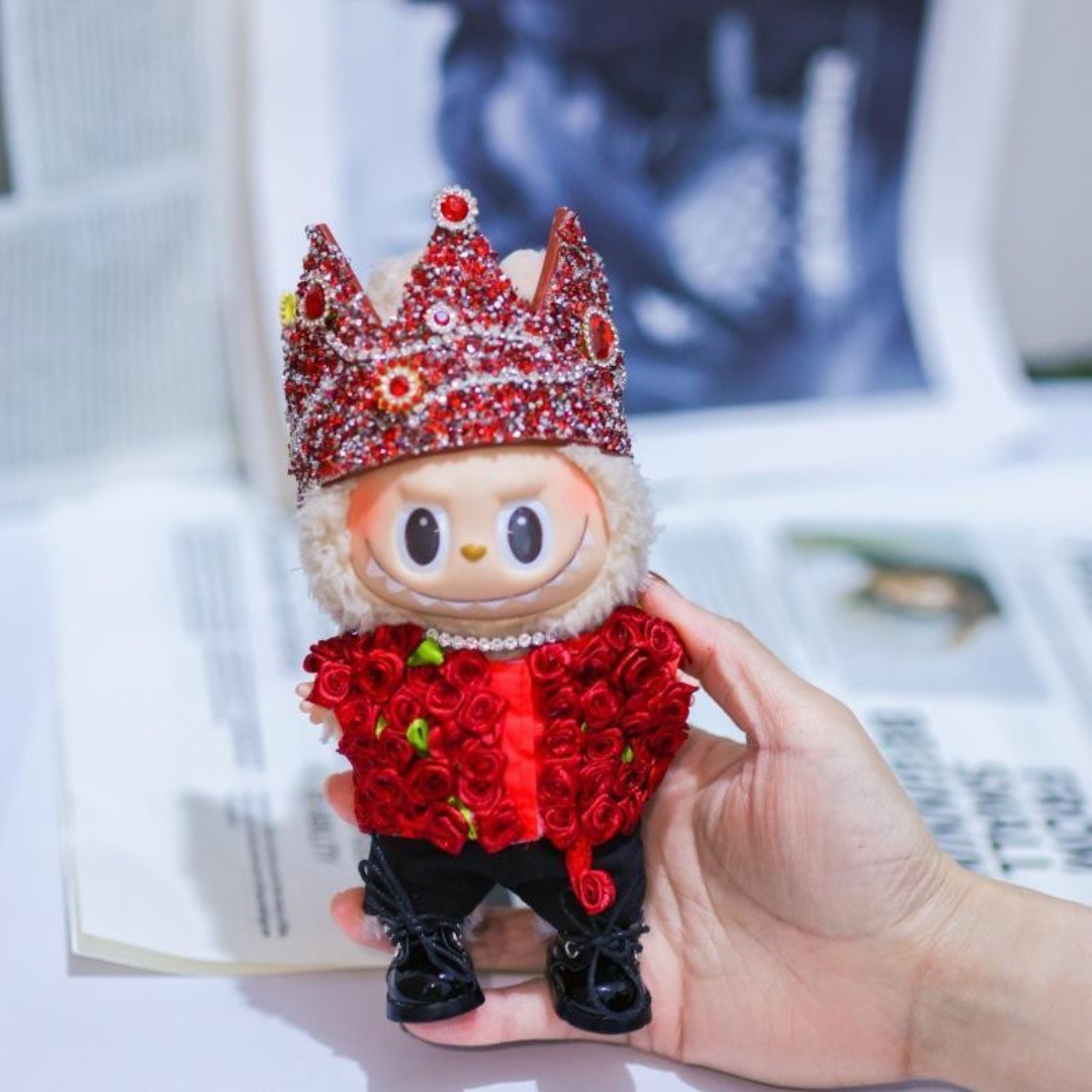 G-DRAGON ジヨン labubu ラブブ コスチューム 王冠 全身 バラの通販 by