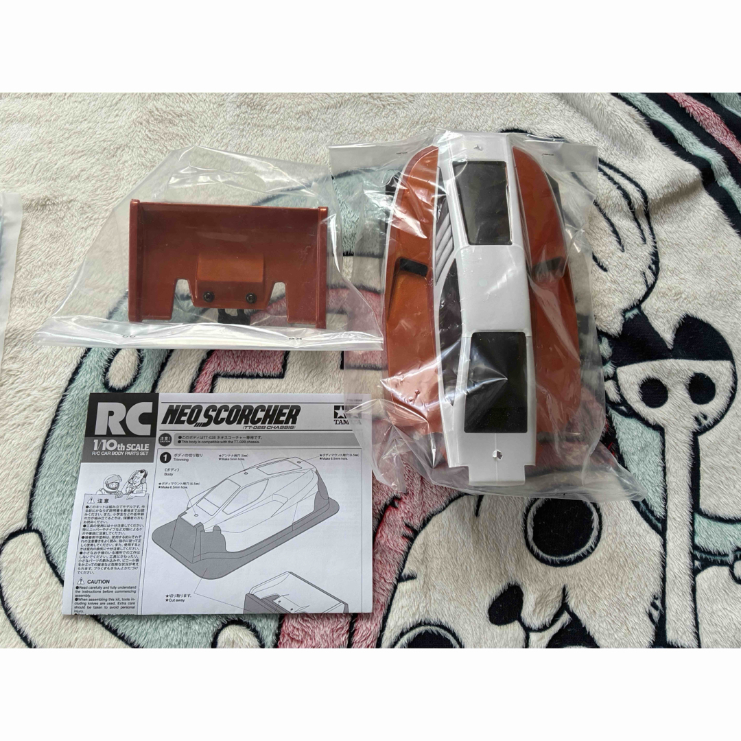 TAMIYA - TT02B ネオスコーチャー + 塗装済ボディ + クリアボディの