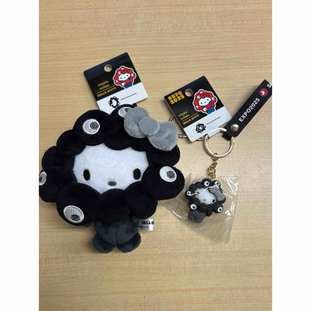 黒ミャクミャク キティ なりきり BC カラビナ モノクロ キーホルダー