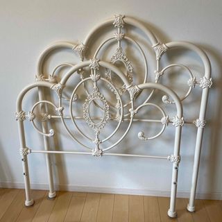 LAURA ASHLEY（シングルベッド）のフリマアイテム一覧