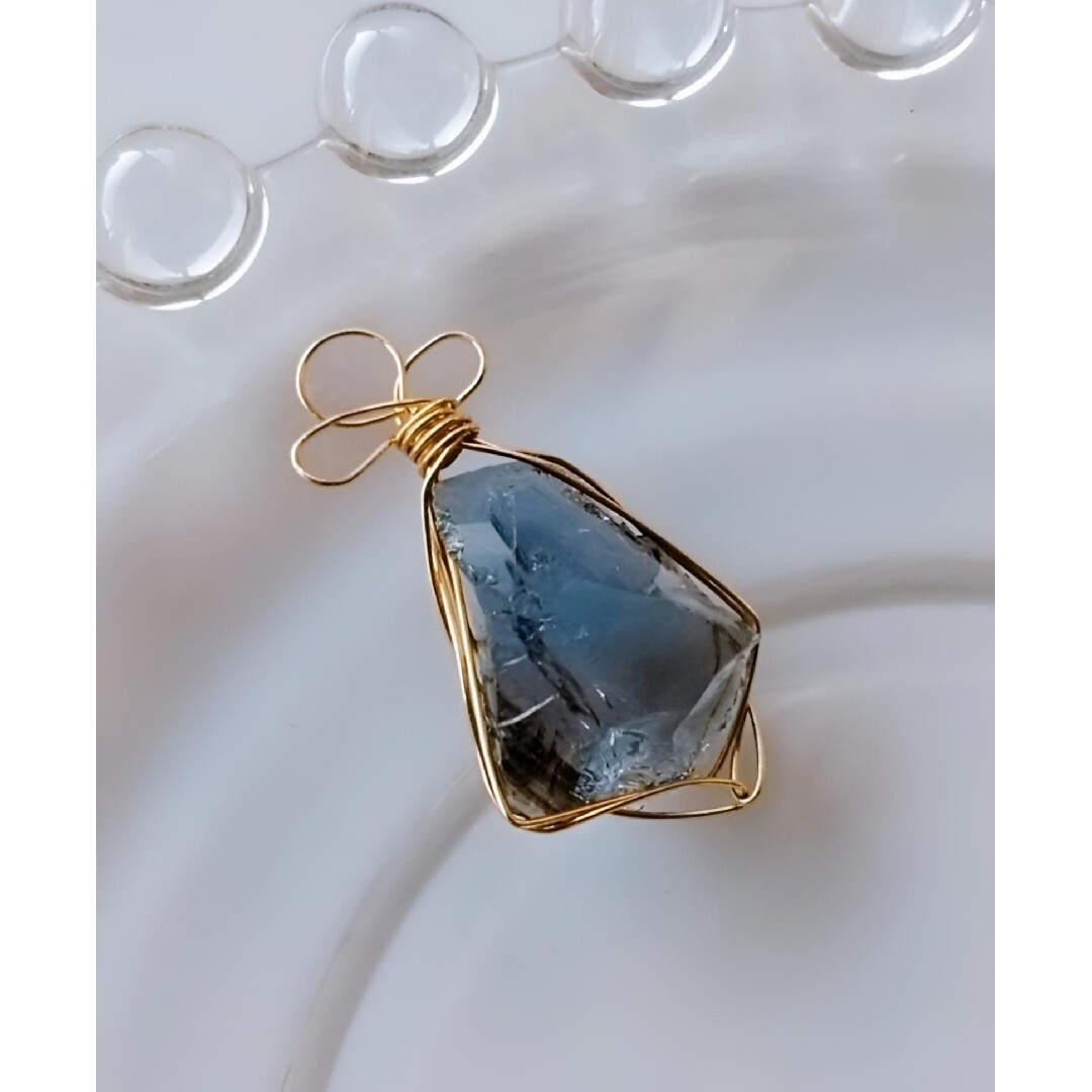 大振り Kgf14 希少 アンダラクリスタル ”魔法使いの光の守護” イスタリ