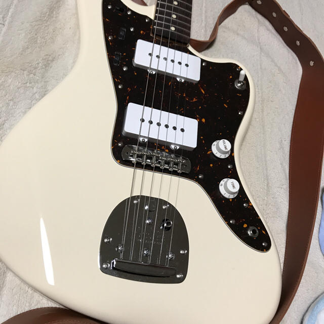 Fender - fender JAPAN ジャズマスター 白 クリーム色の通販 by りん's