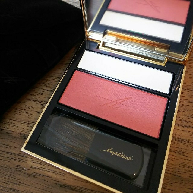 アンプリチュード コンスピキュアス チークス 05ローズ 人気色✴︎新品