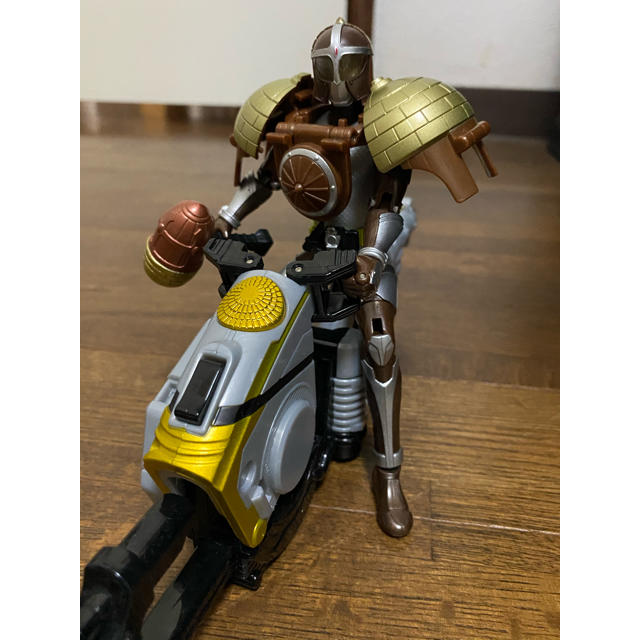 BANDAI - 6体仮面ライダー鎧武(ガイム) アームズチェンジシリーズの