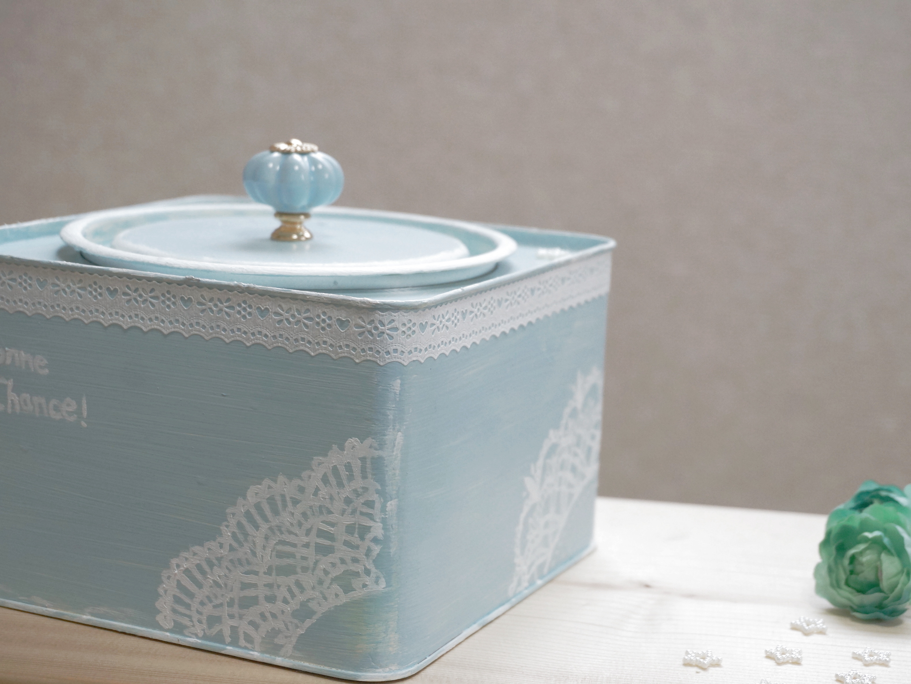 空き缶を簡単リメイク！おしゃれな小物入れが完成♪｜暮らしニスタ