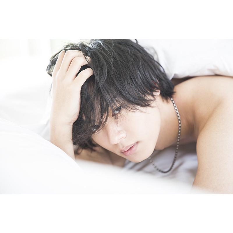 川村壱馬ファーストフォトエッセイ『SINCERE』特別限定版DVD付【Loppi