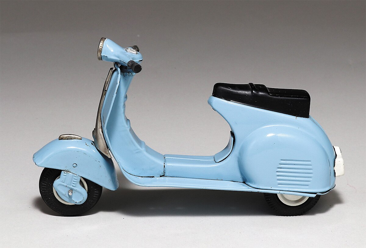 BCバンダイ ベスパ GS 水色