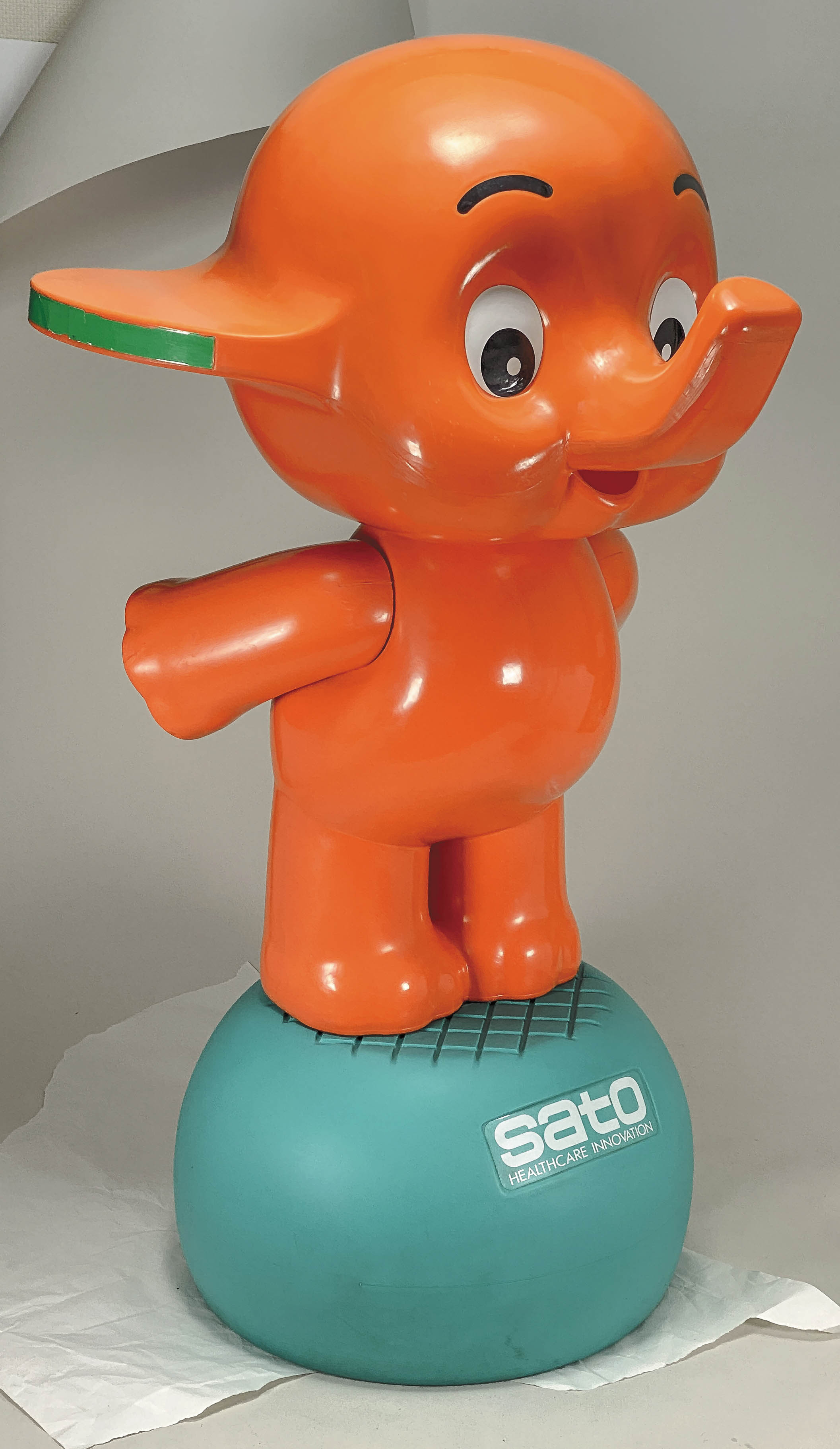 佐藤製薬 店頭用 サトちゃん人形21 1993年型（手後ろ）