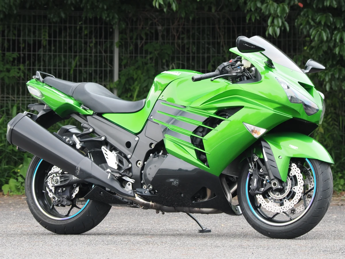当時カワサキが求めた“最強”のマシン！ メガスポーツ筆頭のZZR1400を