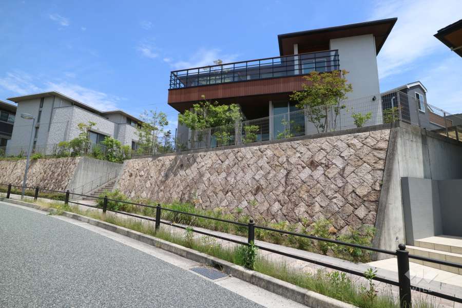 箕面市森町南2丁目 中古一戸建て（建物132.48㎡・土地275.4