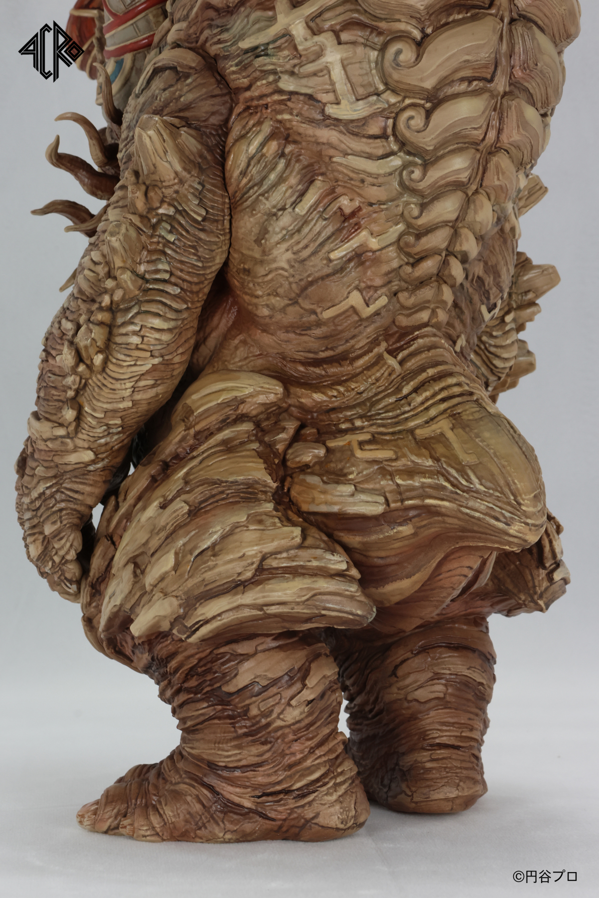 ACRO『KRS x James Groman レッドキング』ソフビフィギュア、より凶悪