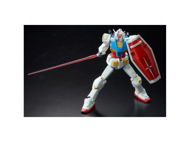 バンダイ、“工業デザイン視点”で設計したガンプラ「HG 1/144 ガンダム