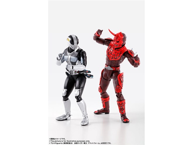 バンダイ、「仮面ライダー電王」モモタロスイマジンを“可動重視”で立体