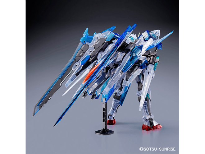 バンダイ、クリアカラーの限定ガンプラ「MG 1/100 ダブルオーザン