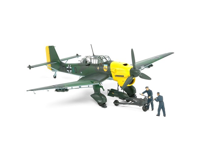 ドイツ空軍の急降下爆撃機「Ju87 B-2 スツーカ」の1/48模型、本日1/8