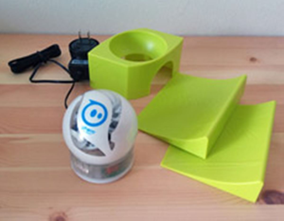 スマホで操作するボール型ロボットトイが未来的で超カッコイイ