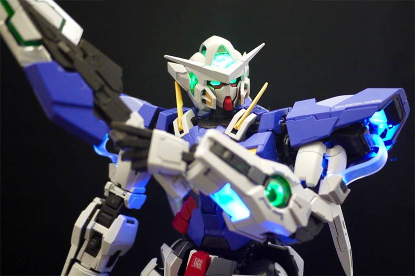 3万円超えの“光る”ガンプラ「PGエクシア」は究極のガンプラだった