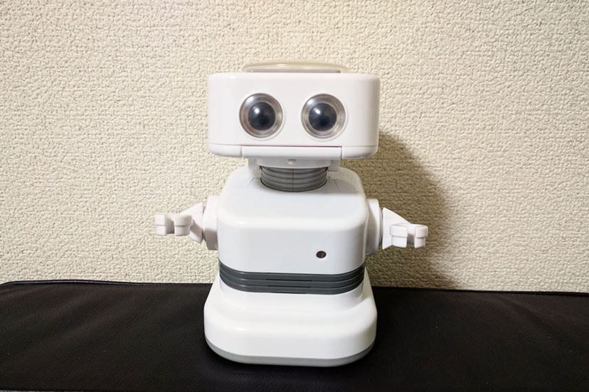 毎日笑ってめざせ健康！ 史上初の「お笑い」ロボット - 価格.comマガジン