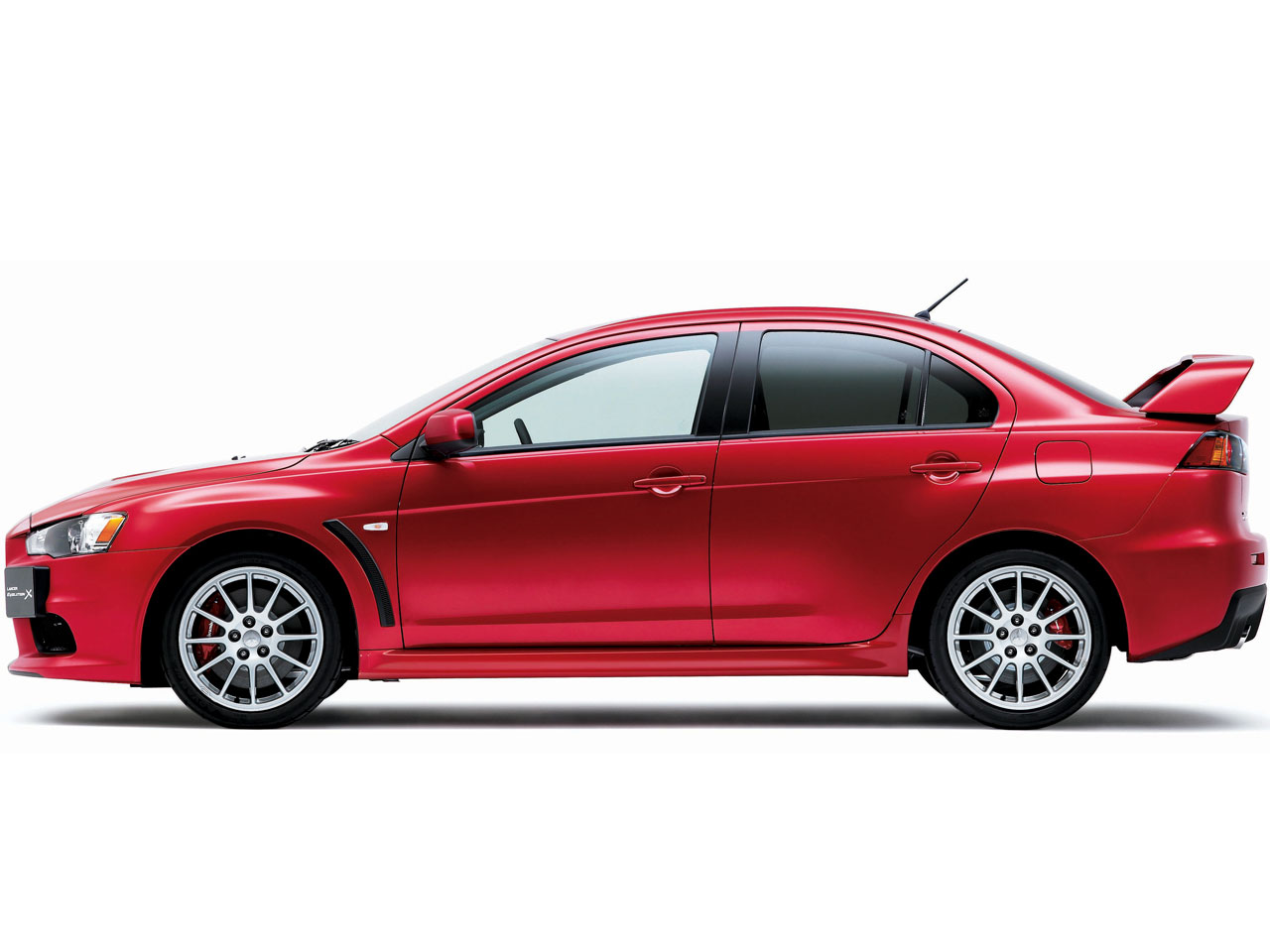 三菱 ランサーエボリューションの価格・新型情報・グレード諸元 価格.com