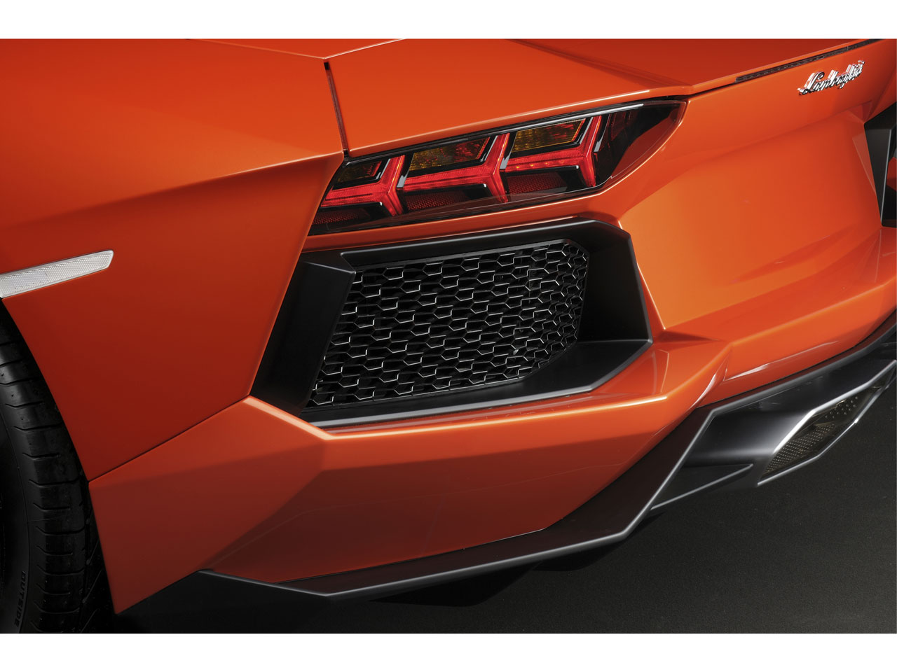 ランボルギーニ アヴェンタドール 2011年モデル LP700-4の価格・性能