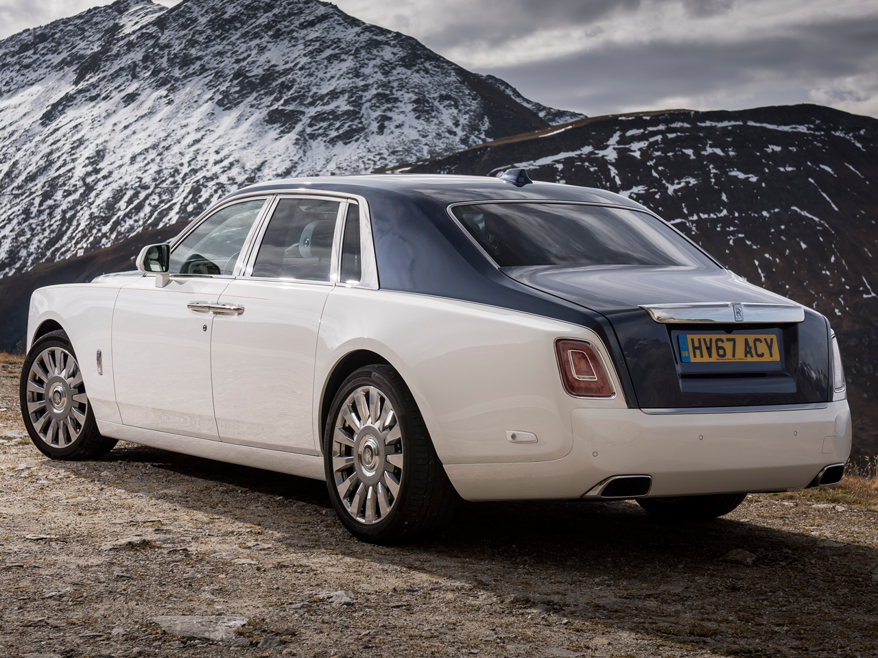 ロールス・ロイス ファントムの価格・新型情報・グレード諸元 価格.com