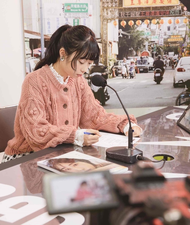 ラブライブ！サンシャイン!!』の津島善子役・小林愛香の1st写真集が