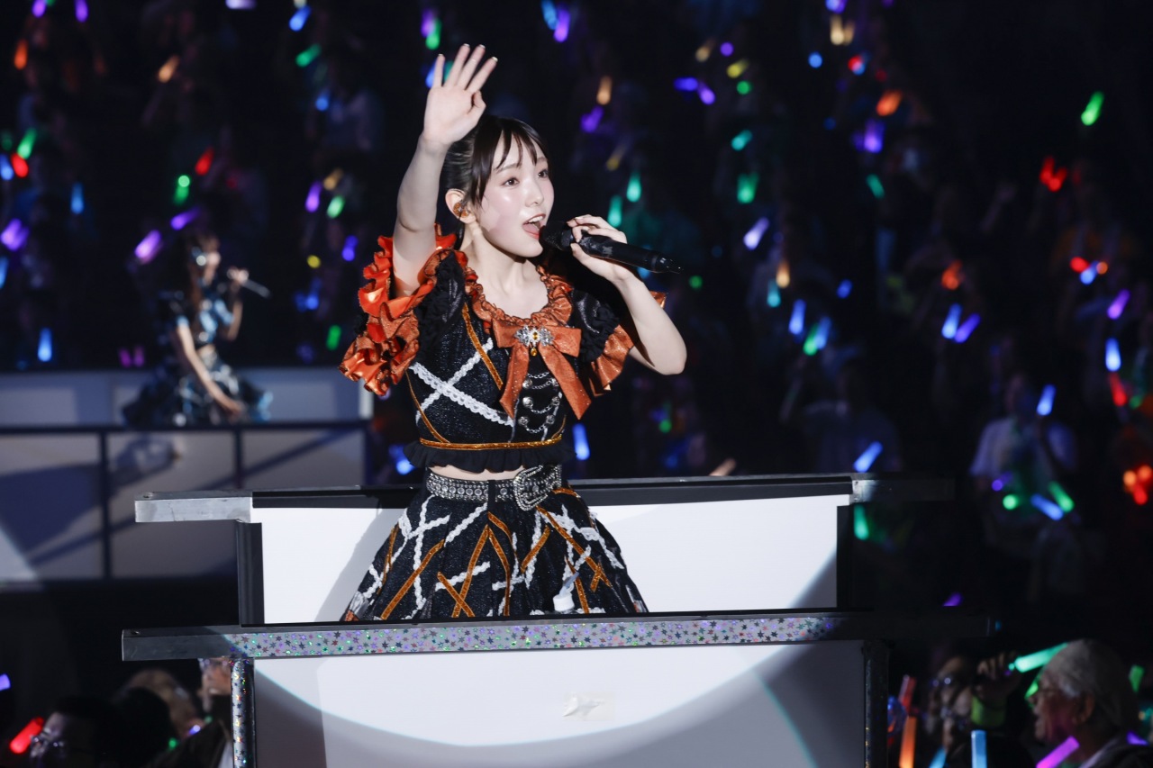 ライブレポート】8人の笑顔が紡ぐハッピーな未来──私立恵比寿中学 新