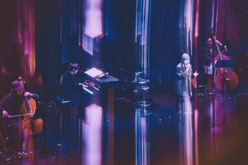 オフィシャルレポ】澤野弘之×SennaRin、美しいピアノと切ない歌声で