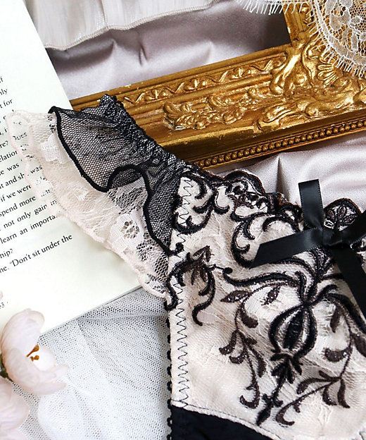 ジュア Tバックショーツ（2002408293） | Risa Magli