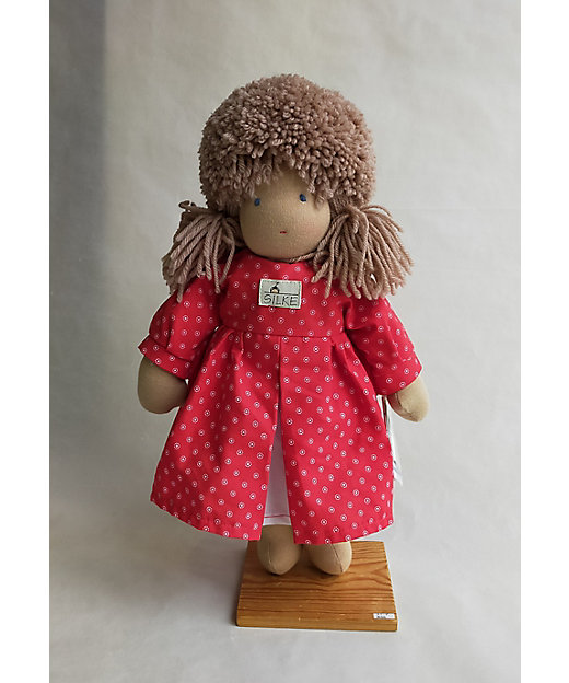 受注商品】ジルケ人形 女の子（小）金髪 赤花の洋服 | ATELIER NIKI