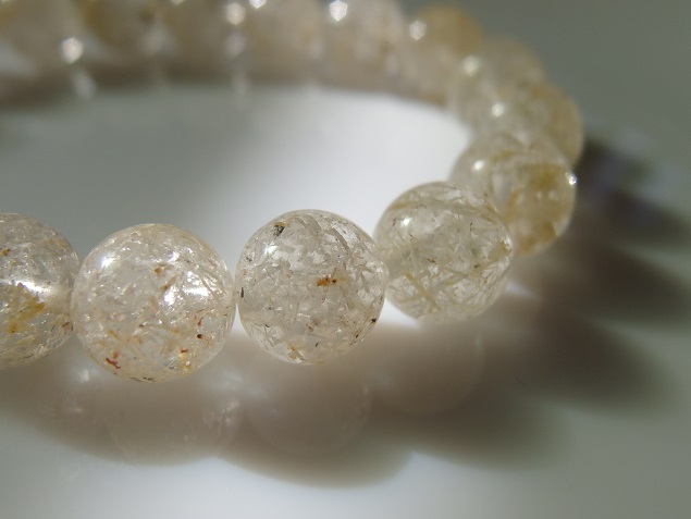 シュードモルフクリスタル イン クォーツ 10ミリ強 - 石や