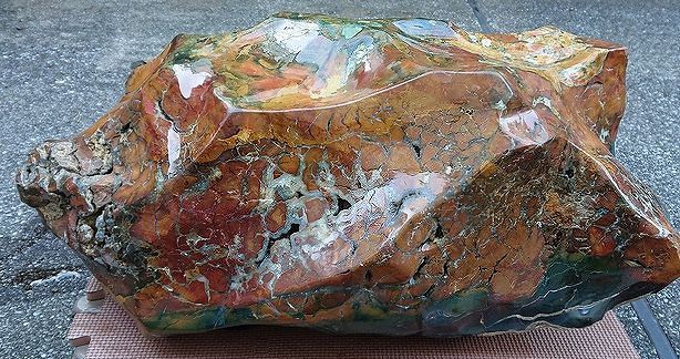 緋山酔恭「山水石美術館」 出雲めのう(花仙山ジャスパー)・興部ジャスパー