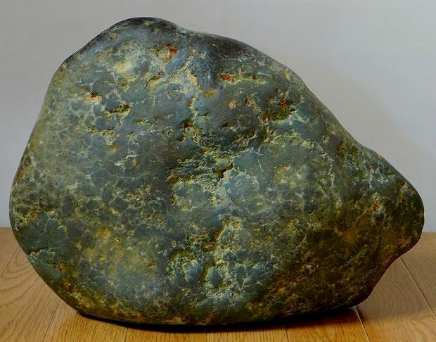 山水石美術館」 水石・美石を紹介 『海石』 玄海真黒石・対馬鎧石