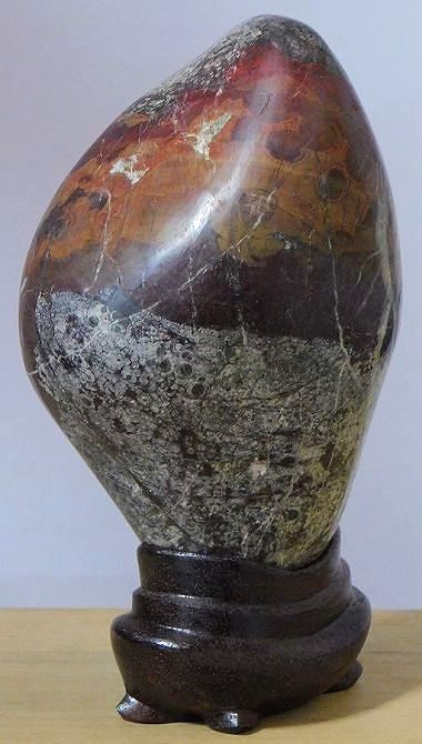 緋山酔恭「山水石美術館」 全国の水石・美石を紹介 根尾の孔雀石