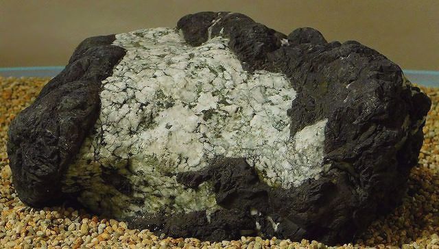 山水石美術館」 水石・美石を紹介 『滝石』 安倍川 紫晃石・藤枝縮緬石