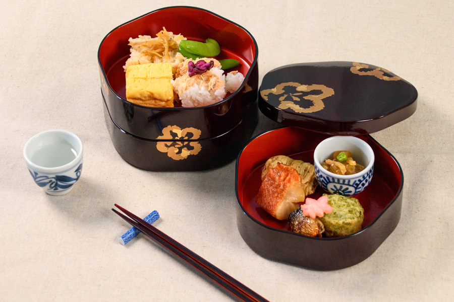 確認中お重漆器セット