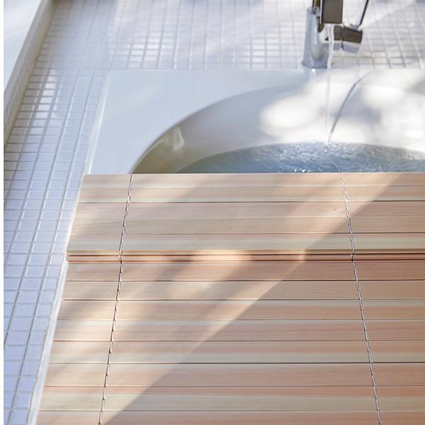 四国加工:無垢ひのきの巻ける風呂ふた 「森林浴」 70×108 HUH-70-108