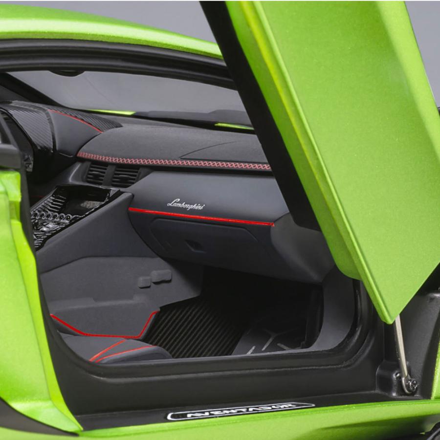 Lamborghini（ランボルギーニ） ミニカー 1/18 アヴェンタドール SVJ