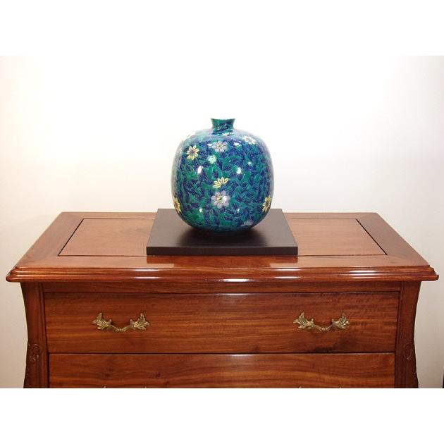 色鍋島様式鉄線花絵花瓶｜有田焼 陶芸作家 藤井錦彩作 : 有田焼 藤井錦