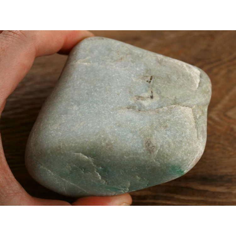 糸魚川翡翠漂石 G00541 83mm*75mm*48mm 糸魚川 ひすい 原石 海中翡翠