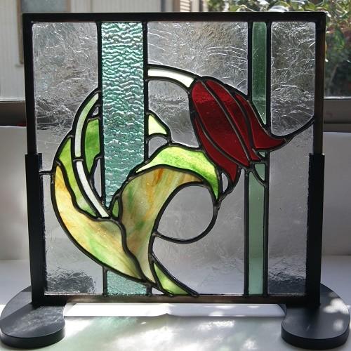 ステンドグラス 建物パネル（ミニ）・鉛線方式 （赤いチューリップ