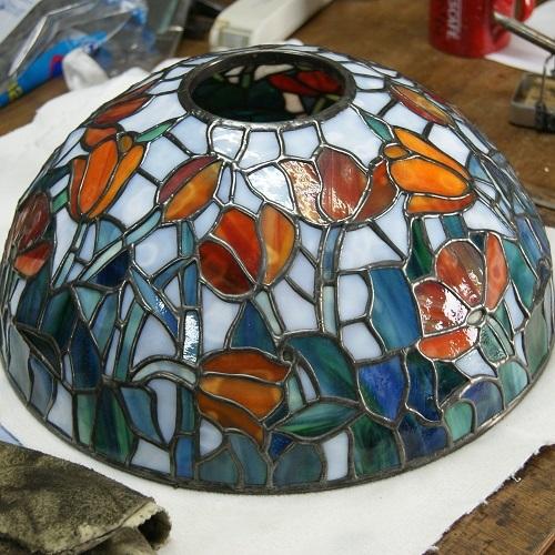 ティファニーランプ・チューリップ 14インチ : ステンドグラス七色