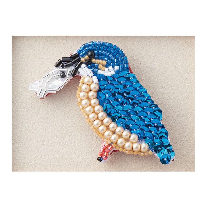 トーホー ビーズ刺繍で作るブローチキット カワセミ食事中｜動物と植物