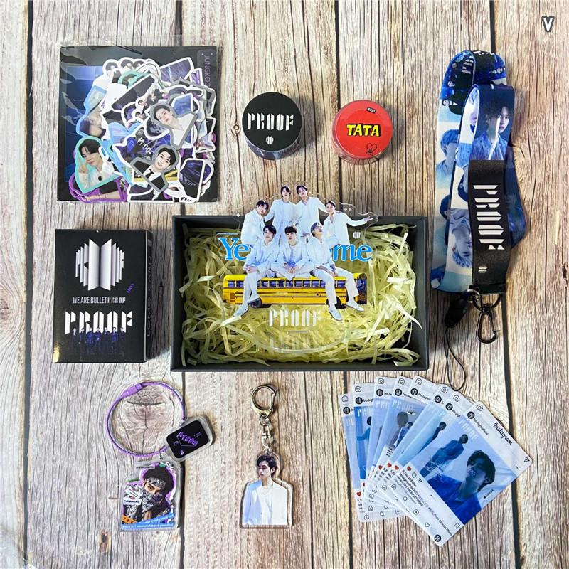 BTSグッズ ギフトボックス フォトカード テープ セット トレカ 写真