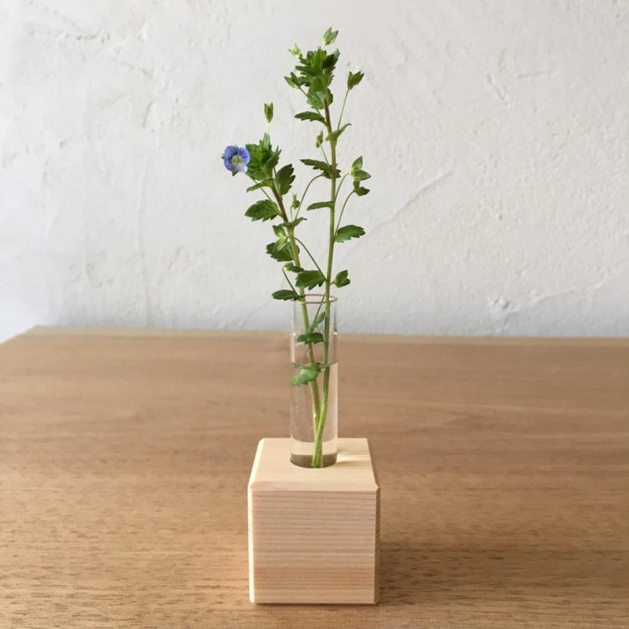 ひのきキューブの一輪挿し 木製 フラワーベース 試験管 花瓶 : Atelier