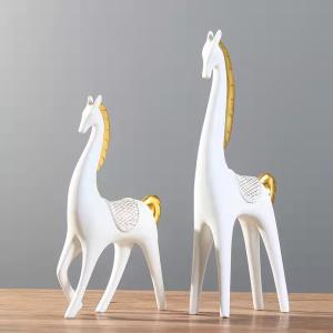 theory xyz 翡翠 馬 置物 立ち馬 大 飾彫り台座付 : theory xyz - 通販