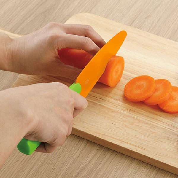 貝印 包丁 小三徳包丁 さや付き 13cm ベジタブルナイフ にんじん