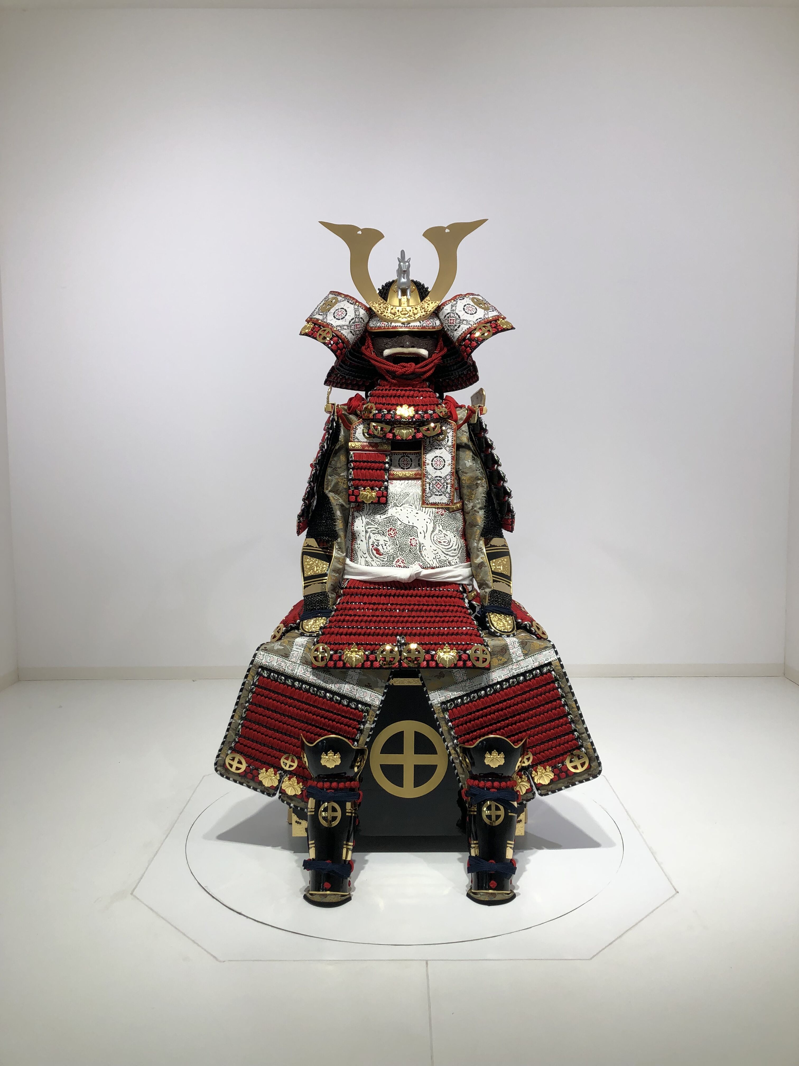 O-003】赤糸威本大札大鎧 – JAPAN ICHIBAN E-SHOP